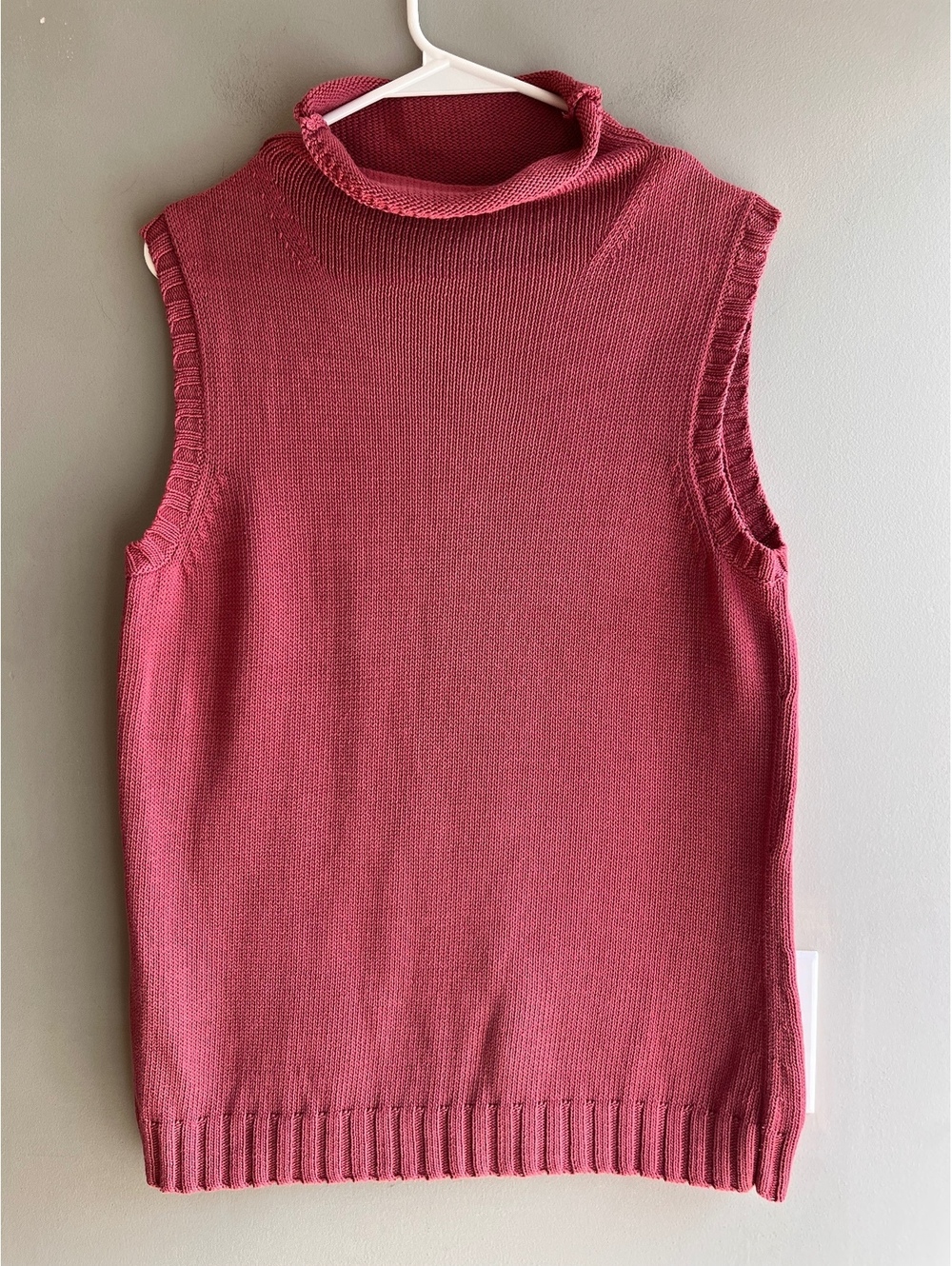 Doncaster Luxury Pink Sleeveless Moc Neck Sweater Vest Knit Top Like New M